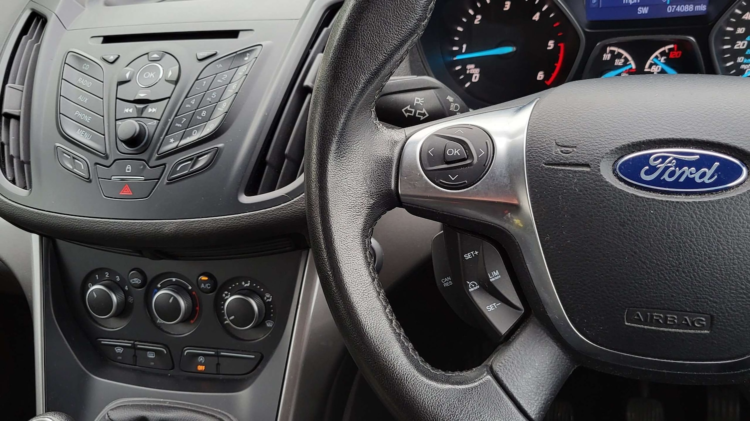 Used Ford Kuga 2015 for sale - 76169995: Photo 29