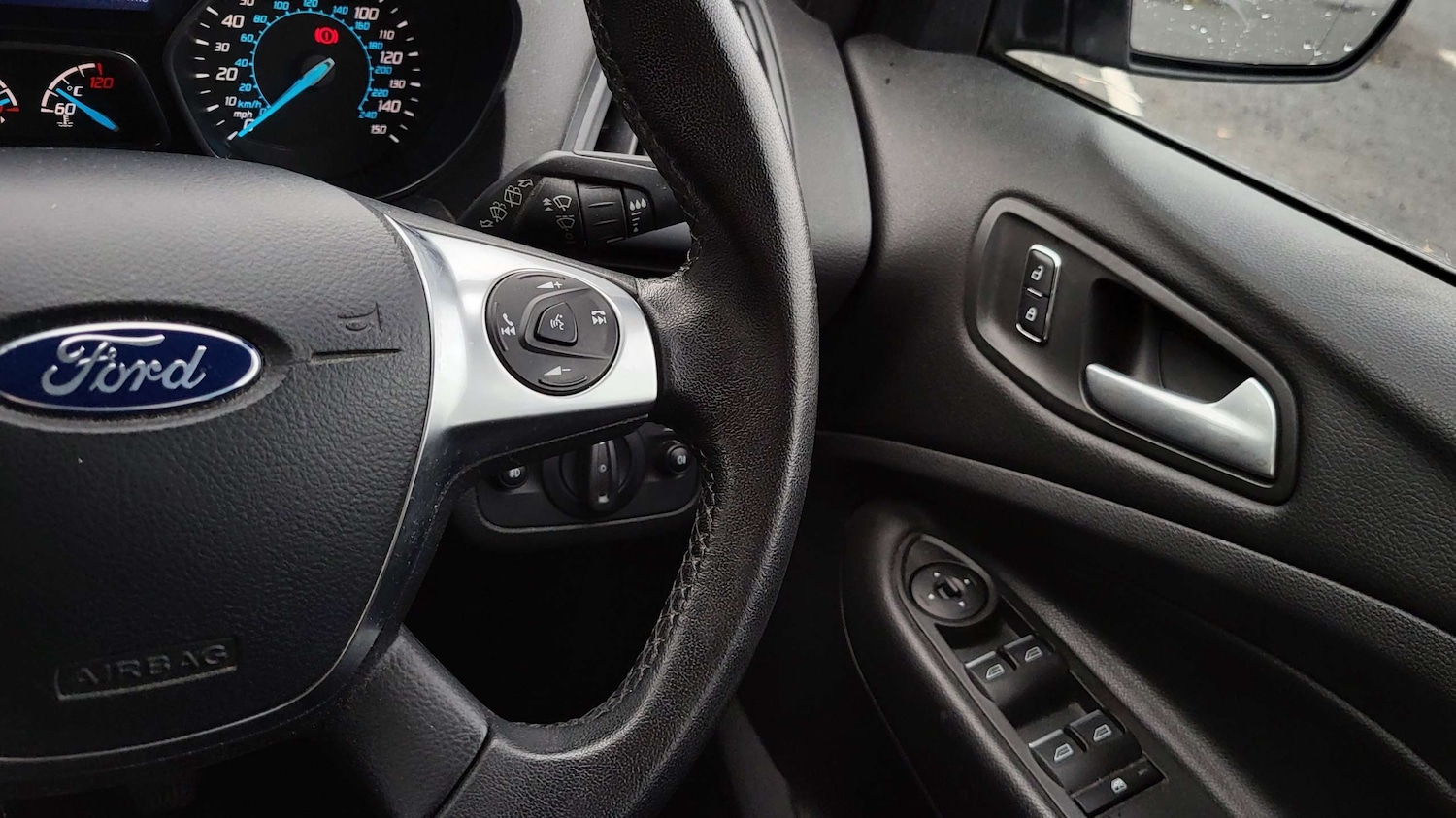Used Ford Kuga 2015 for sale - 76169995: Photo 30