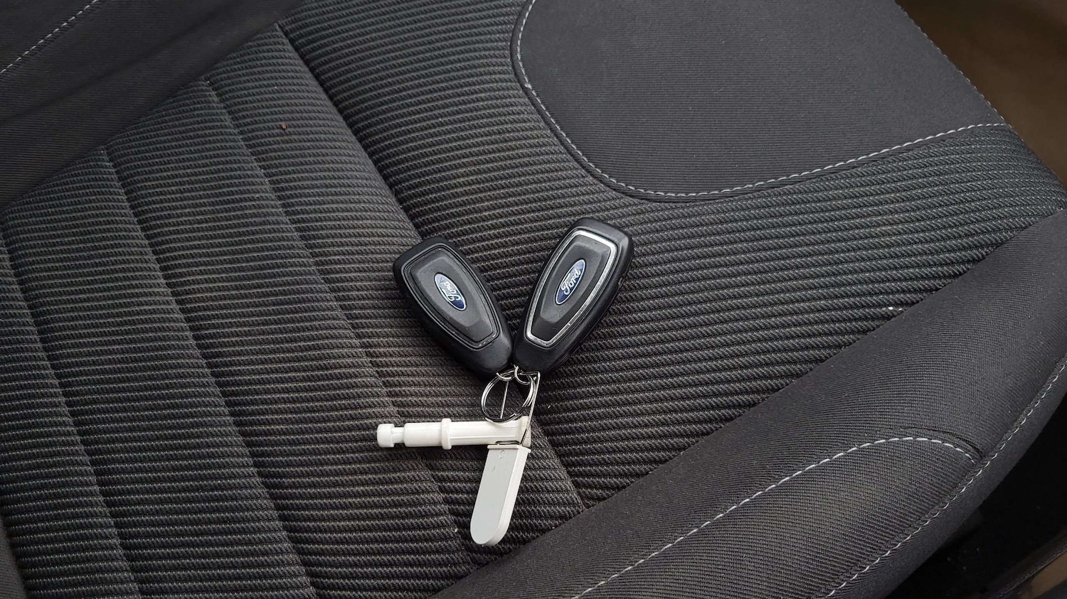 Used Ford Kuga 2015 for sale - 76169995: Photo 32