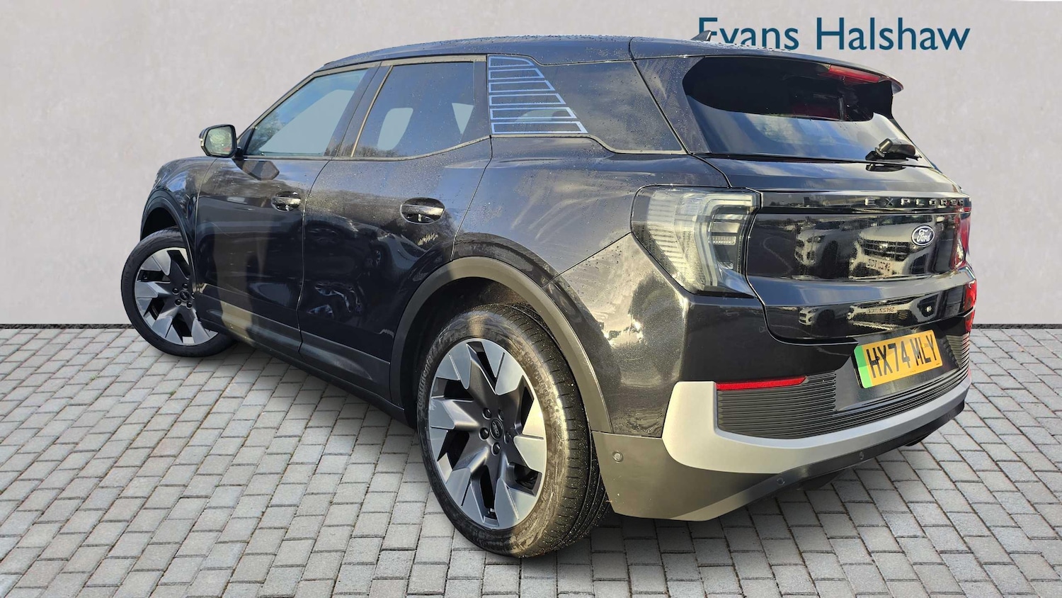 Used Ford Explorer 2024 for sale - 76745934: Photo 2