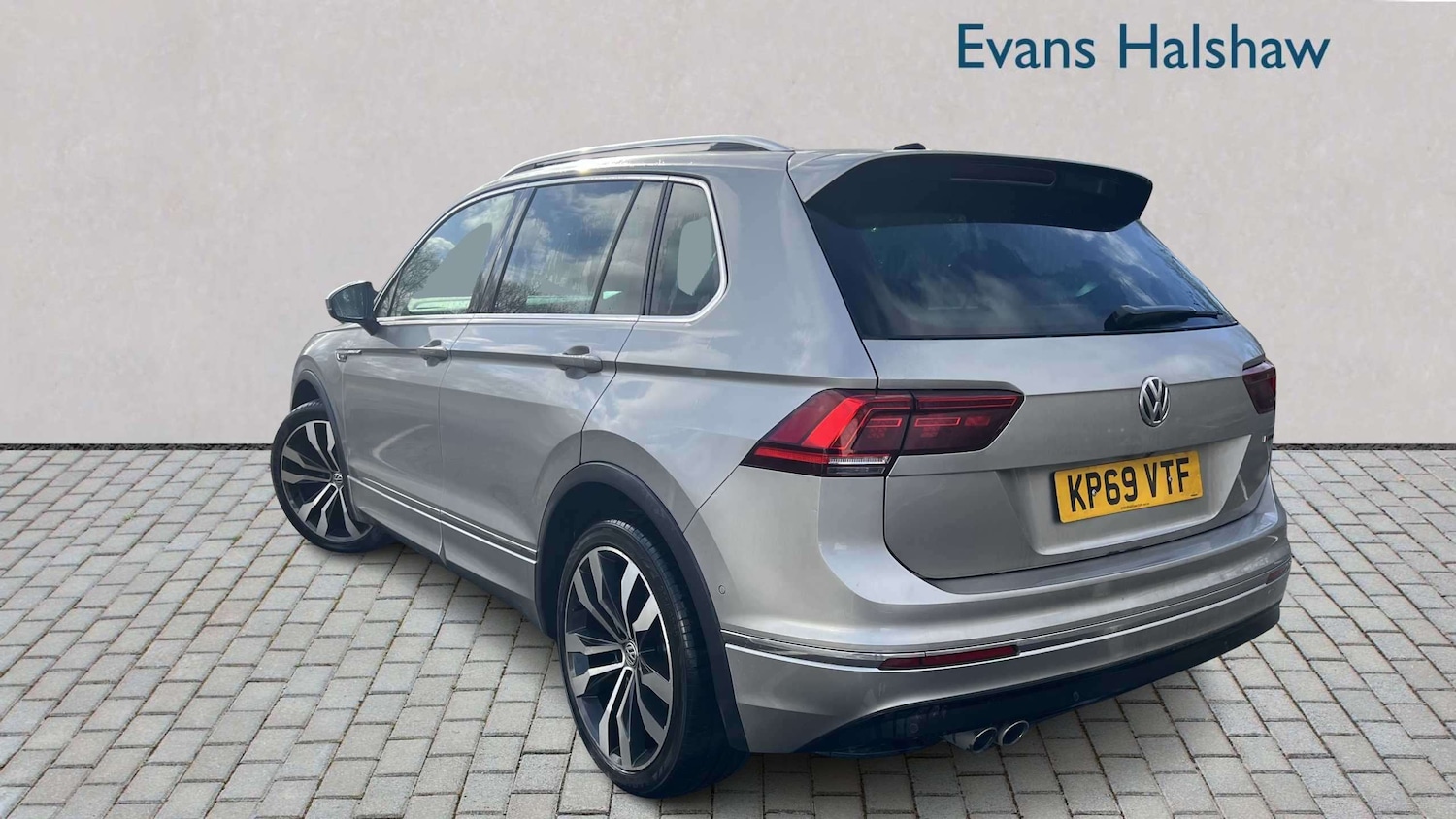 Used Volkswagen Tiguan 2019 for sale - 77698762: Photo 3