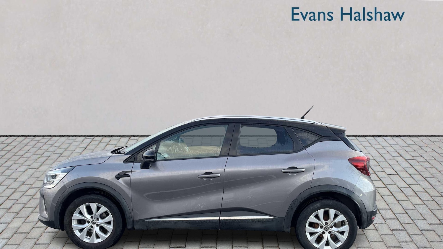 Used Renault Captur for sale - 77686427: Photo 3