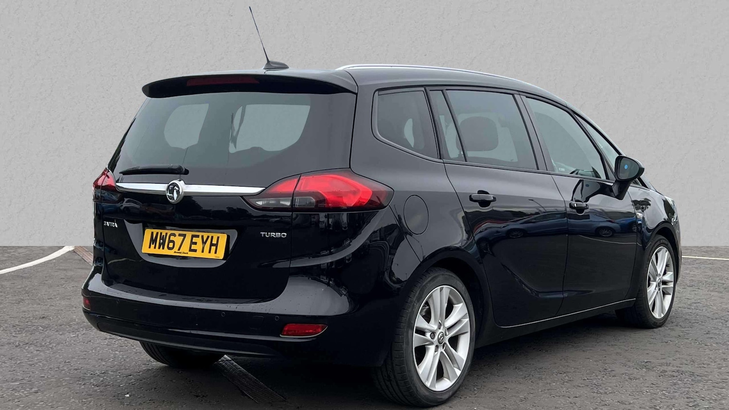 Used Vauxhall Zafira 2018 for sale - 76668949: Photo 2