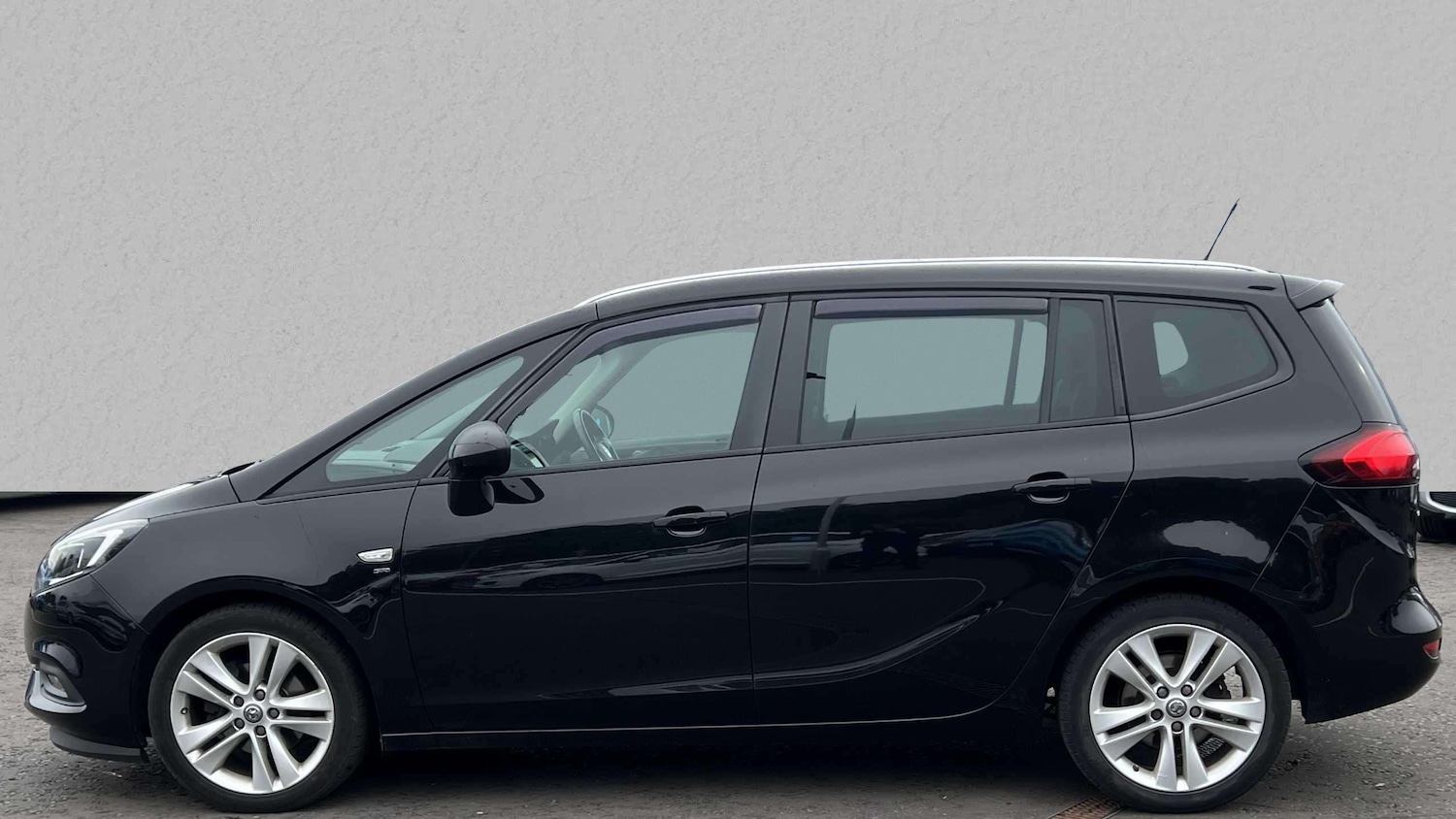 Used Vauxhall Zafira 2018 for sale - 76668949: Photo 3