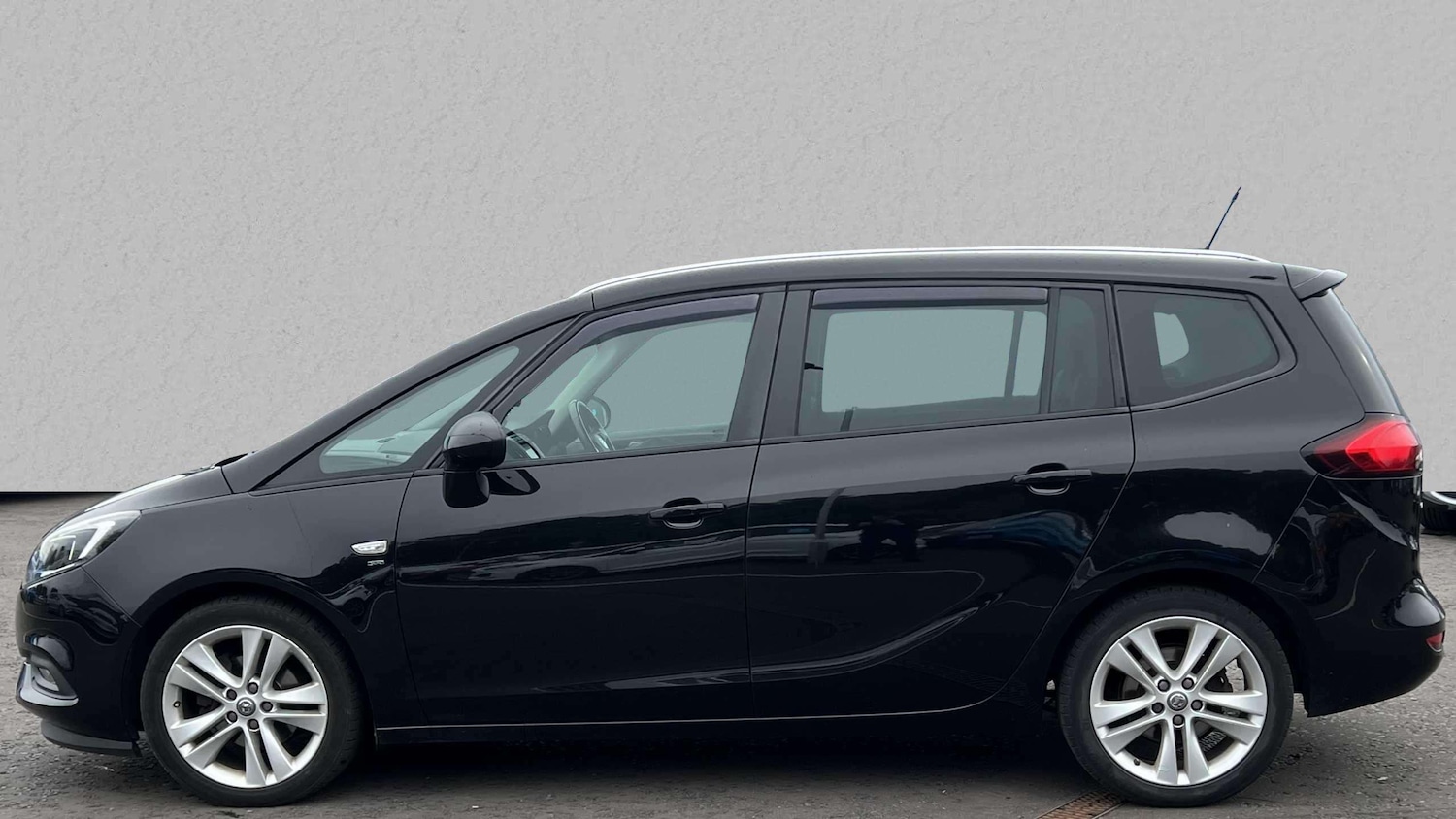 Used Vauxhall Zafira 2018 for sale - 76668949: Photo 4