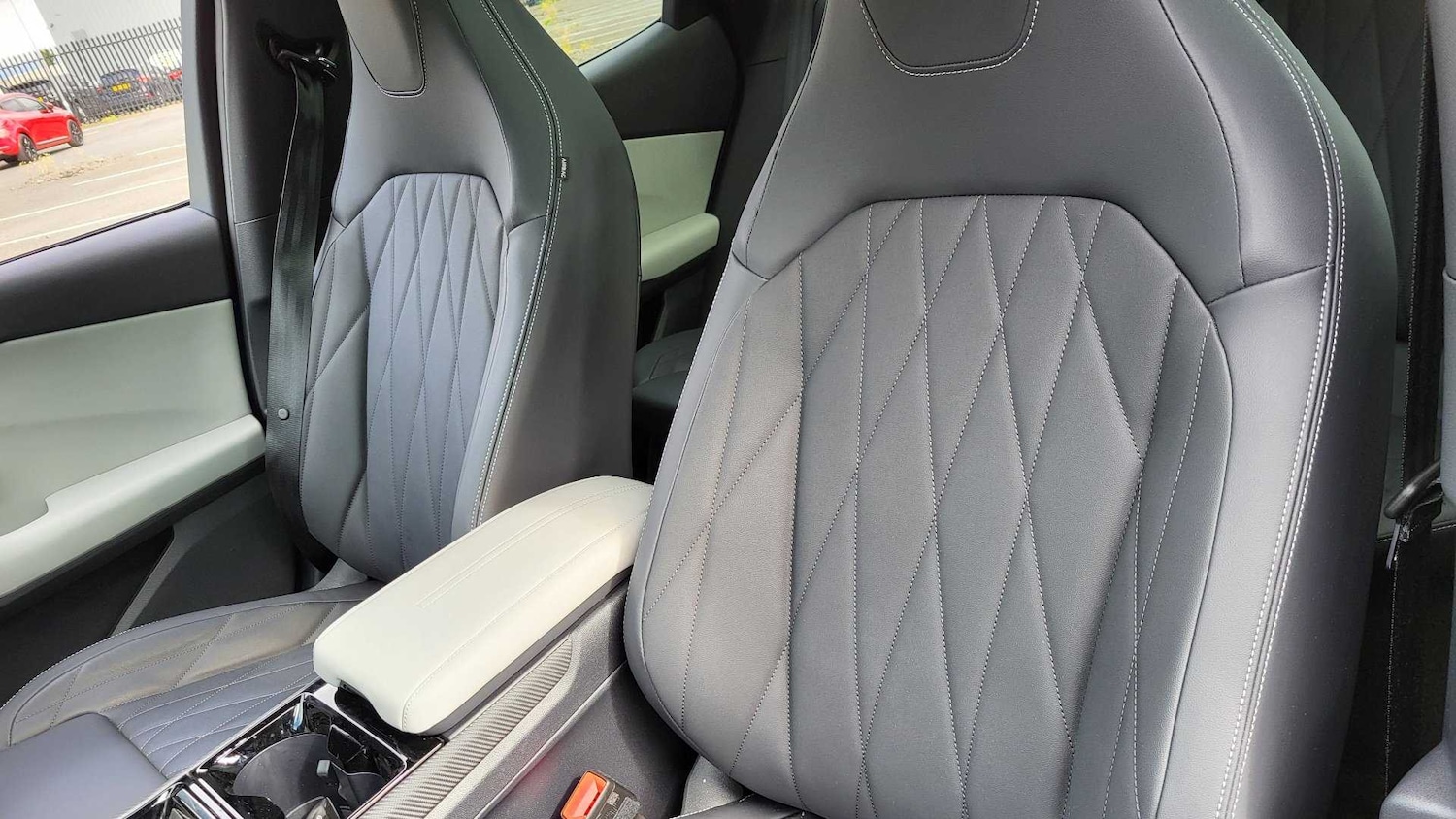 Used Ford Explorer 2025 for sale - 76488101: Photo 19