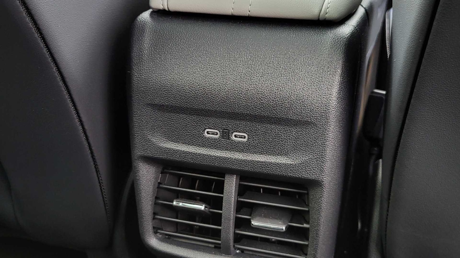 Used Ford Explorer 2025 for sale - 76488101: Photo 22