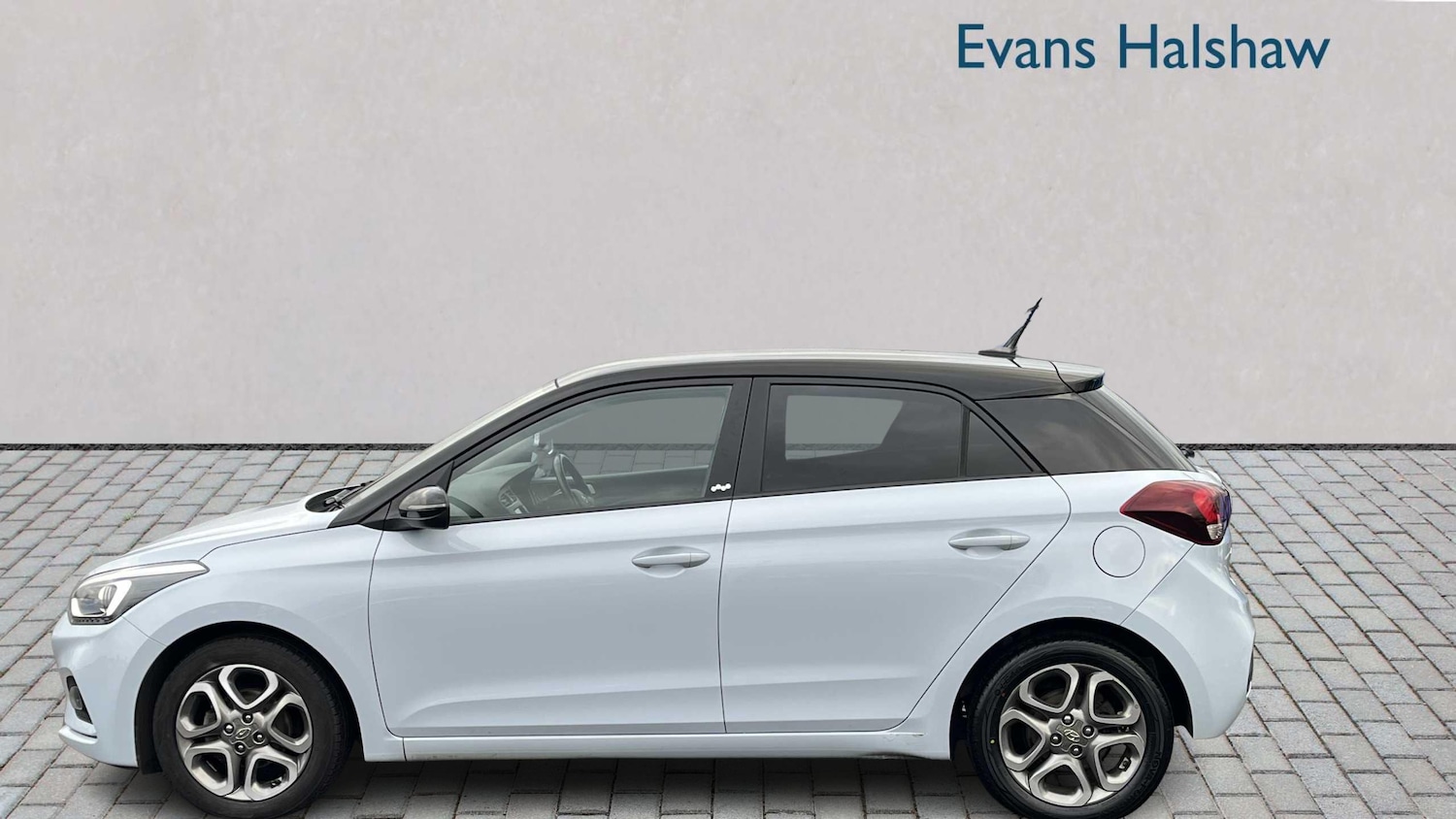 Used Hyundai i20 2020 for sale - 76916244: Photo 3