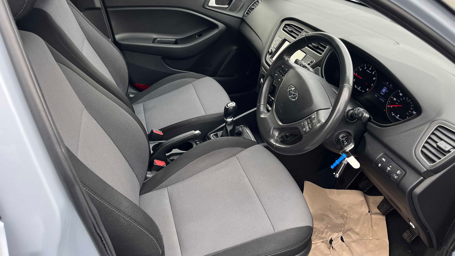 Used Hyundai i20 2020 for sale - 76916244: Photo 5