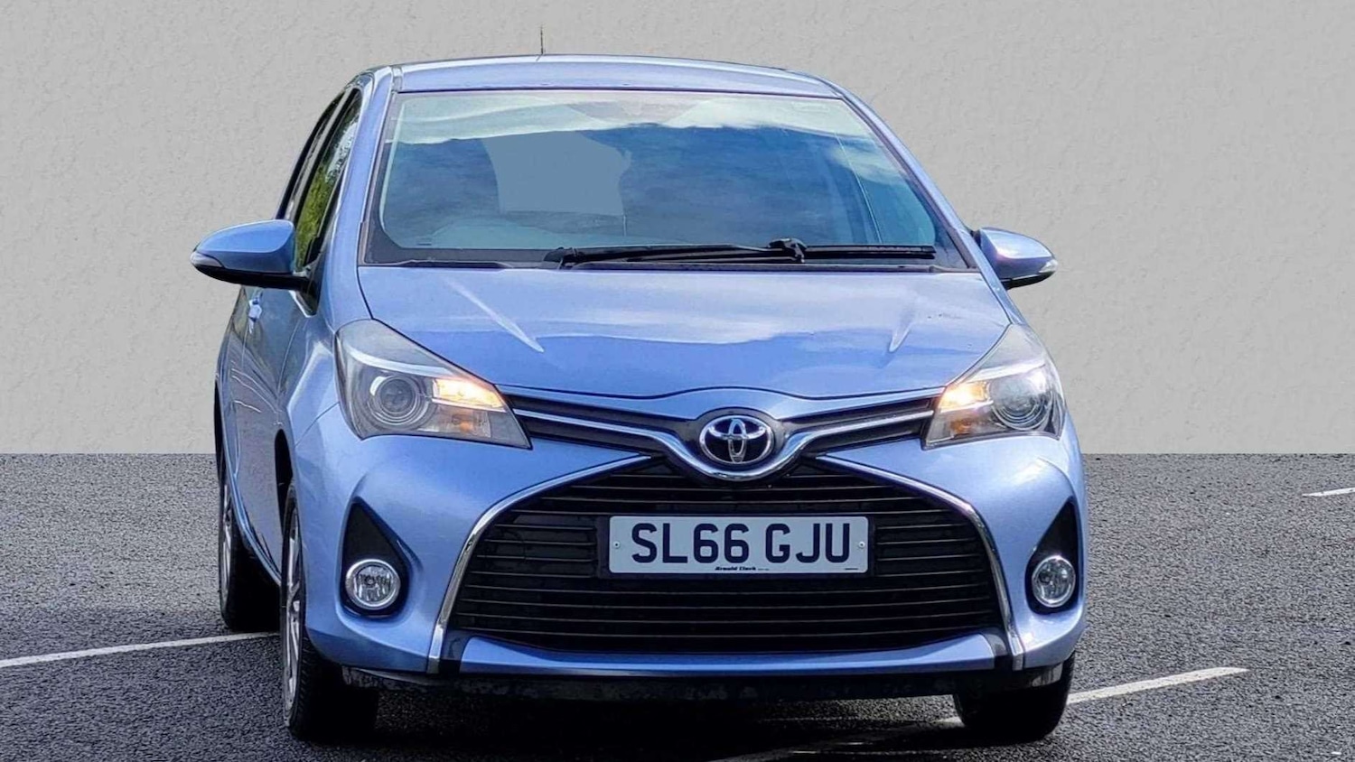 Used Toyota Yaris 2016 for sale - 76351703: Photo 1