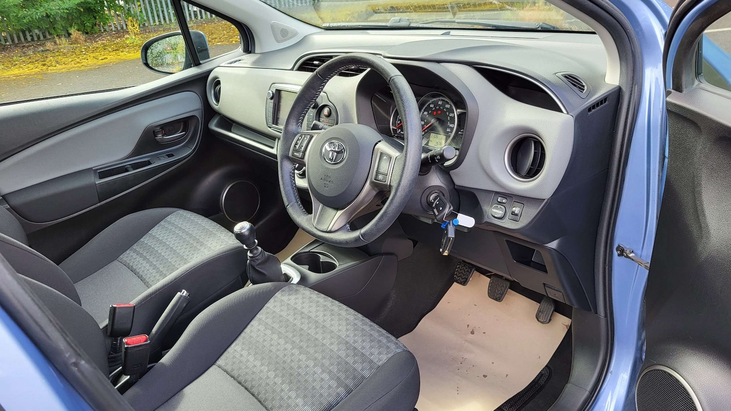 Used Toyota Yaris 2016 for sale - 76351703: Photo 16