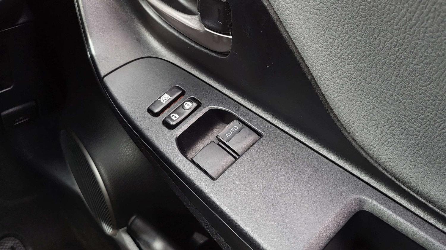 Used Toyota Yaris 2016 for sale - 76351703: Photo 33