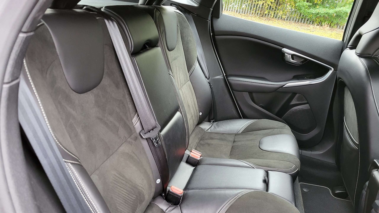 Used Volvo V40 2015 for sale - 76310858: Photo 16