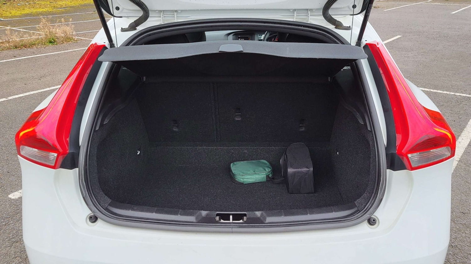 Used Volvo V40 2015 for sale - 76310858: Photo 8