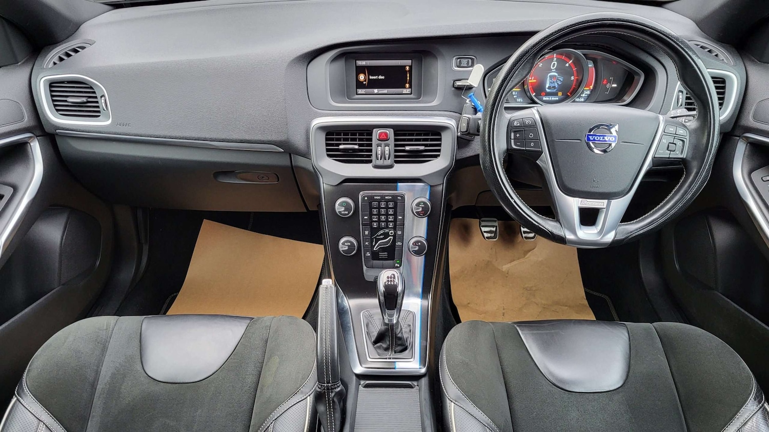 Used Volvo V40 2015 for sale - 76310858: Photo 9
