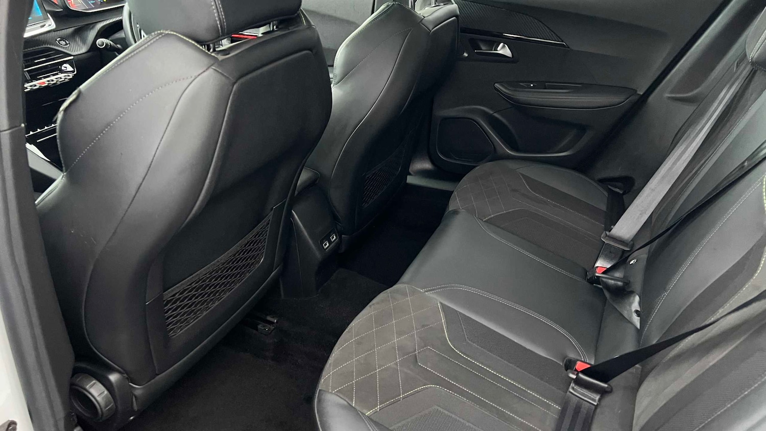 Used Peugeot 2008 2021 for sale - 76475911: Photo 10