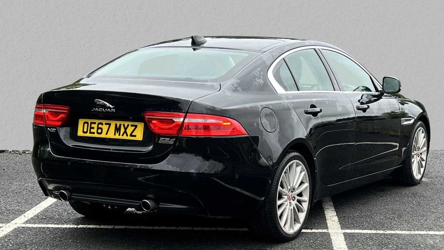 Used Jaguar XE 2017 for sale - 76624630: Photo 6