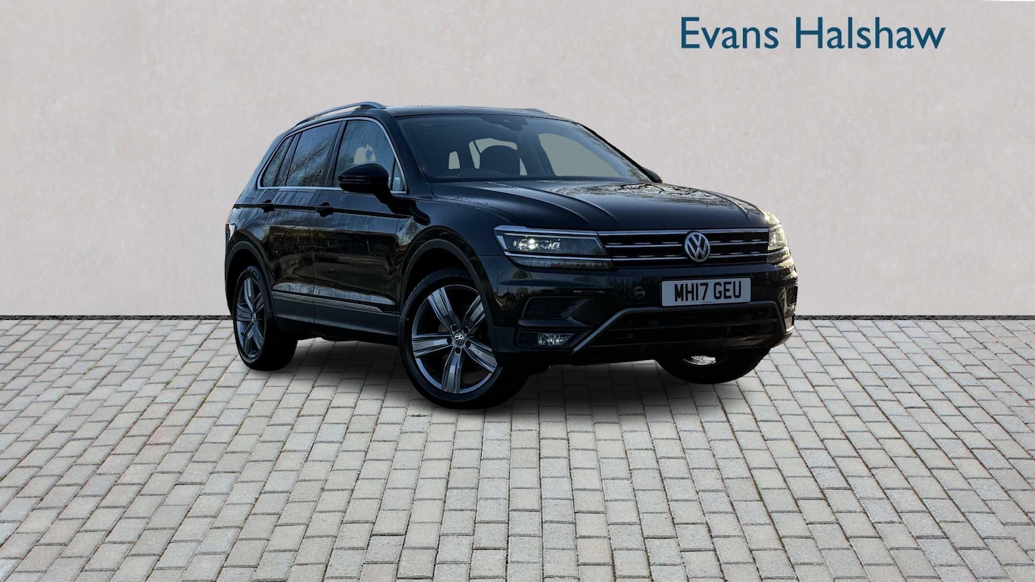 Used Volkswagen Tiguan 2017 for sale - 76705189: Photo 1