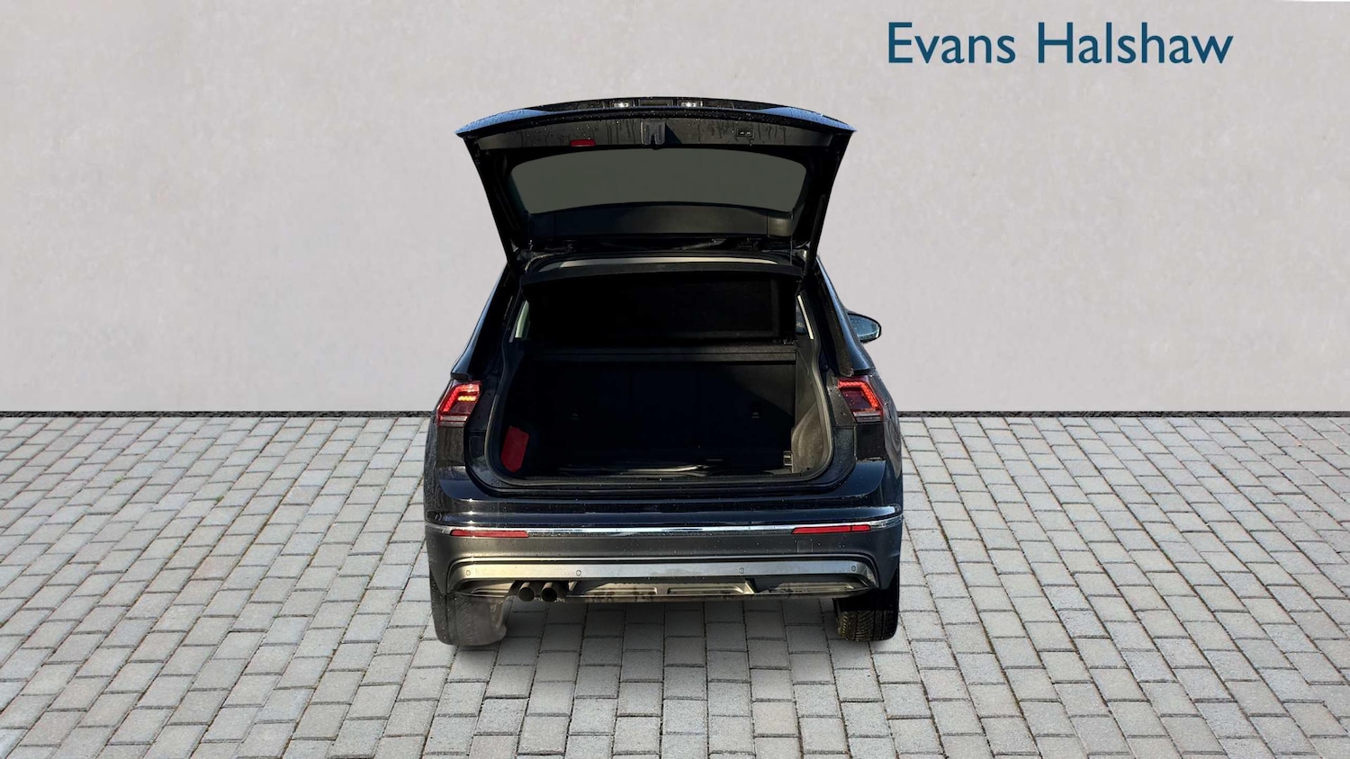 Used Volkswagen Tiguan 2017 for sale - 76705189: Photo 11