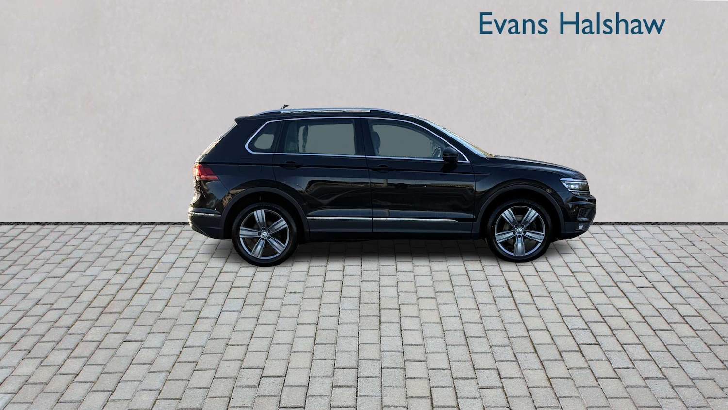 Used Volkswagen Tiguan 2017 for sale - 76705189: Photo 6