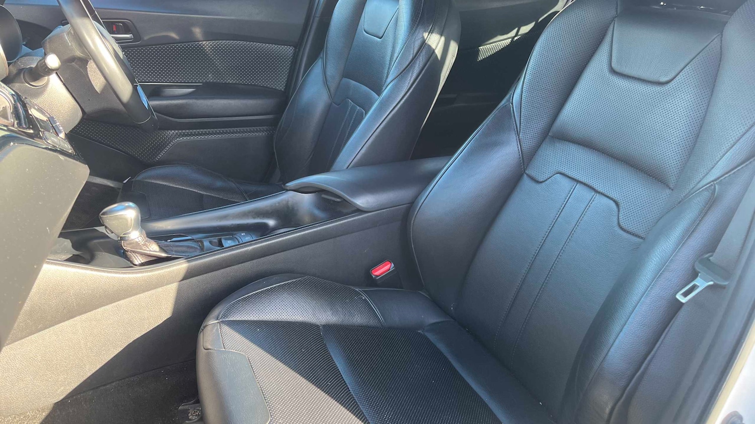 Used Toyota C-HR 2018 for sale - 77740775: Photo 18