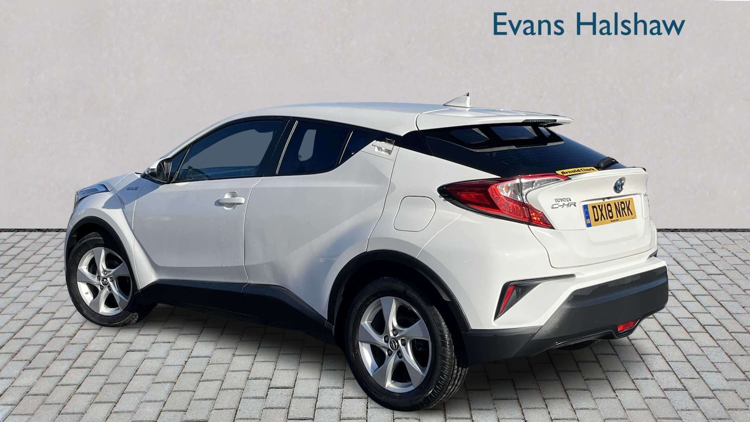 Used Toyota C-HR 2018 for sale - 77740775: Photo 2