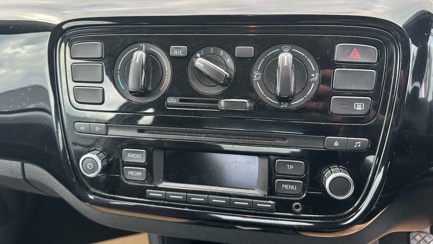 Used Volkswagen up! 2016 for sale - 76515545: Photo 12