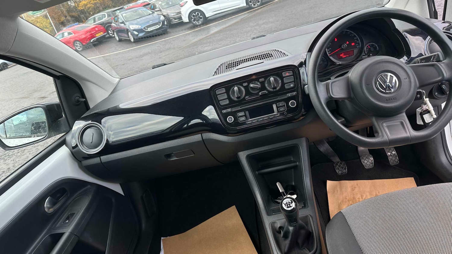 Used Volkswagen up! 2016 for sale - 76515545: Photo 14