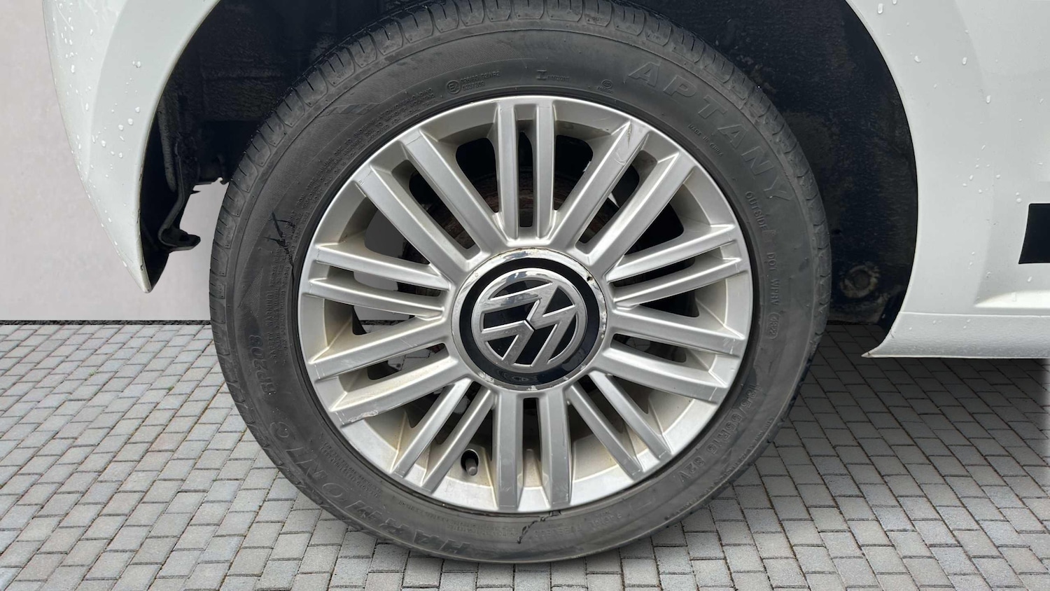 Used Volkswagen up! 2016 for sale - 76515545: Photo 15