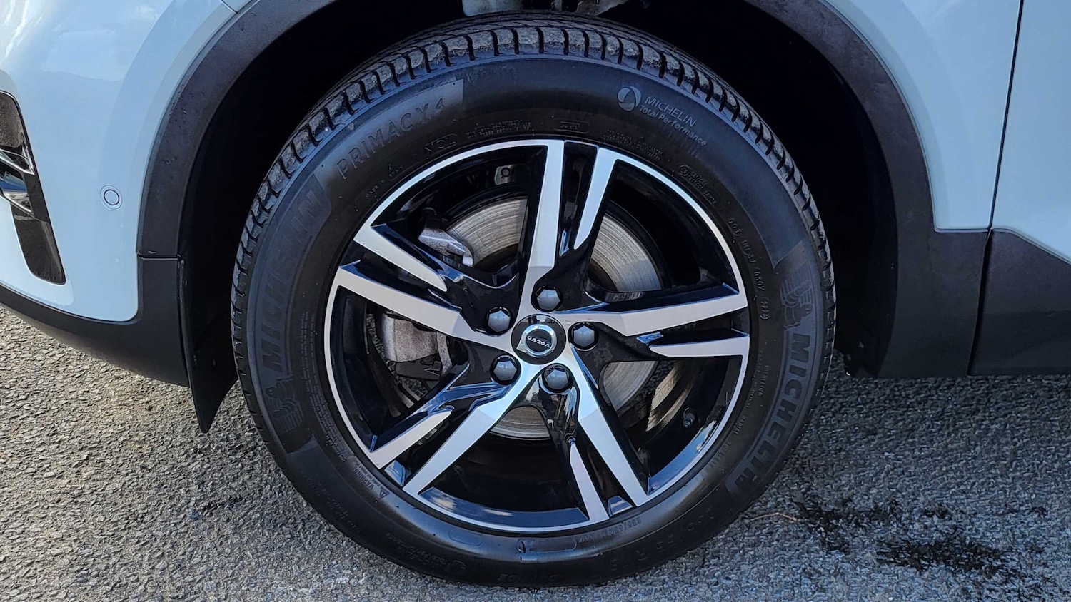 Used Volvo XC40 2023 for sale - 76442438: Photo 11