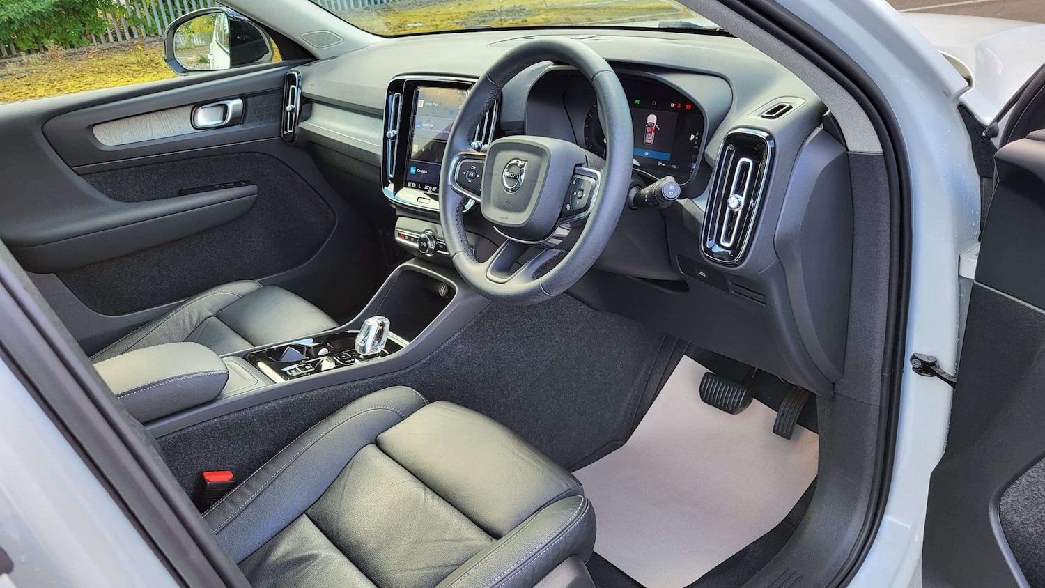 Used Volvo XC40 2023 for sale - 76442438: Photo 17