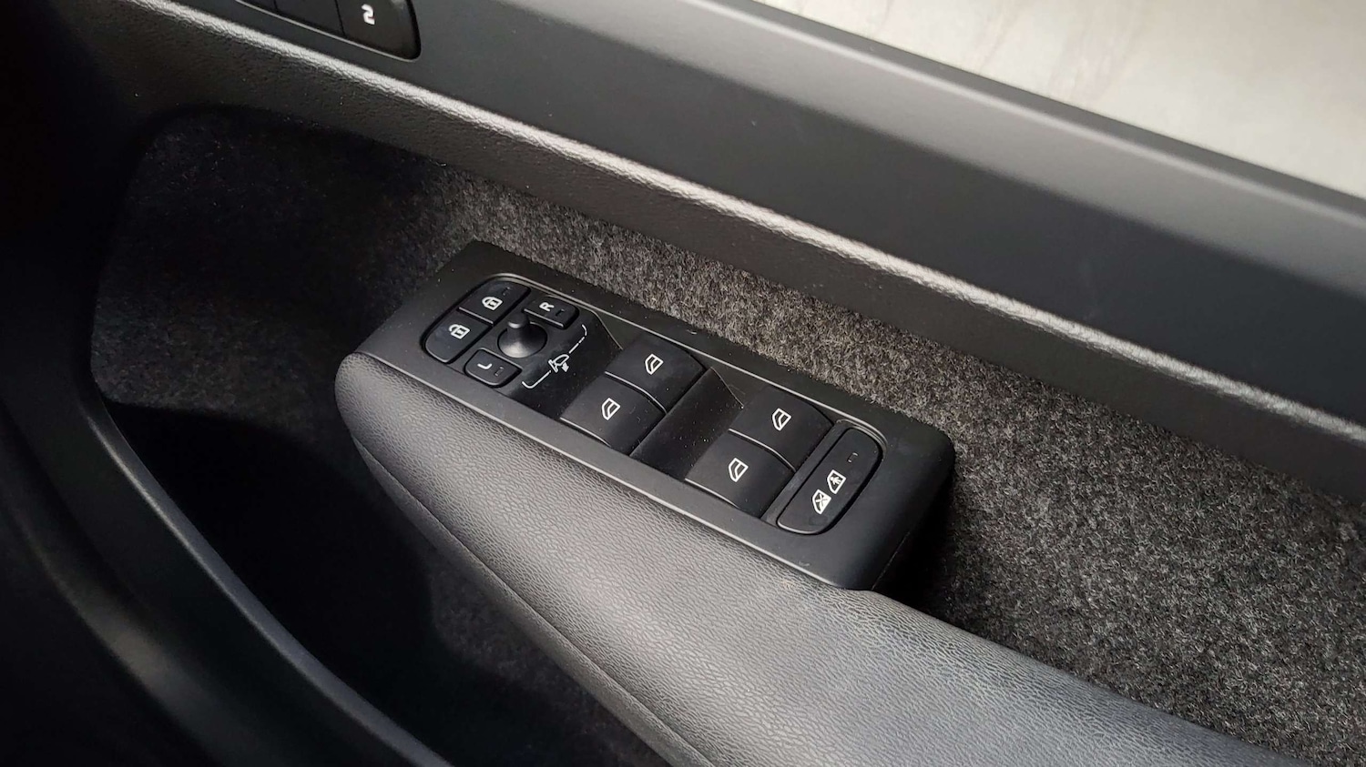 Used Volvo XC40 2023 for sale - 76442438: Photo 33