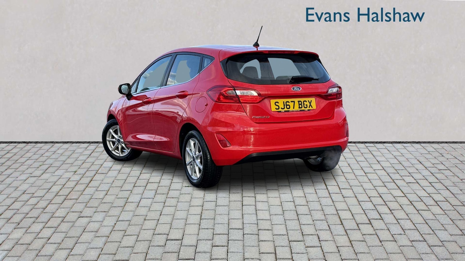 Used Ford Fiesta 2017 for sale - 76692099: Photo 2