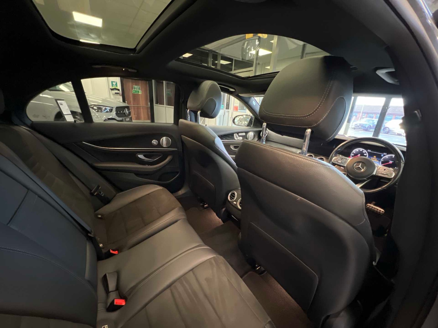 Used Mercedes-Benz E Class for sale - 77361491: Photo 34