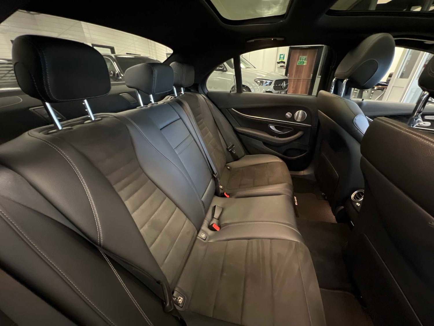 Used Mercedes-Benz E Class for sale - 77361491: Photo 35