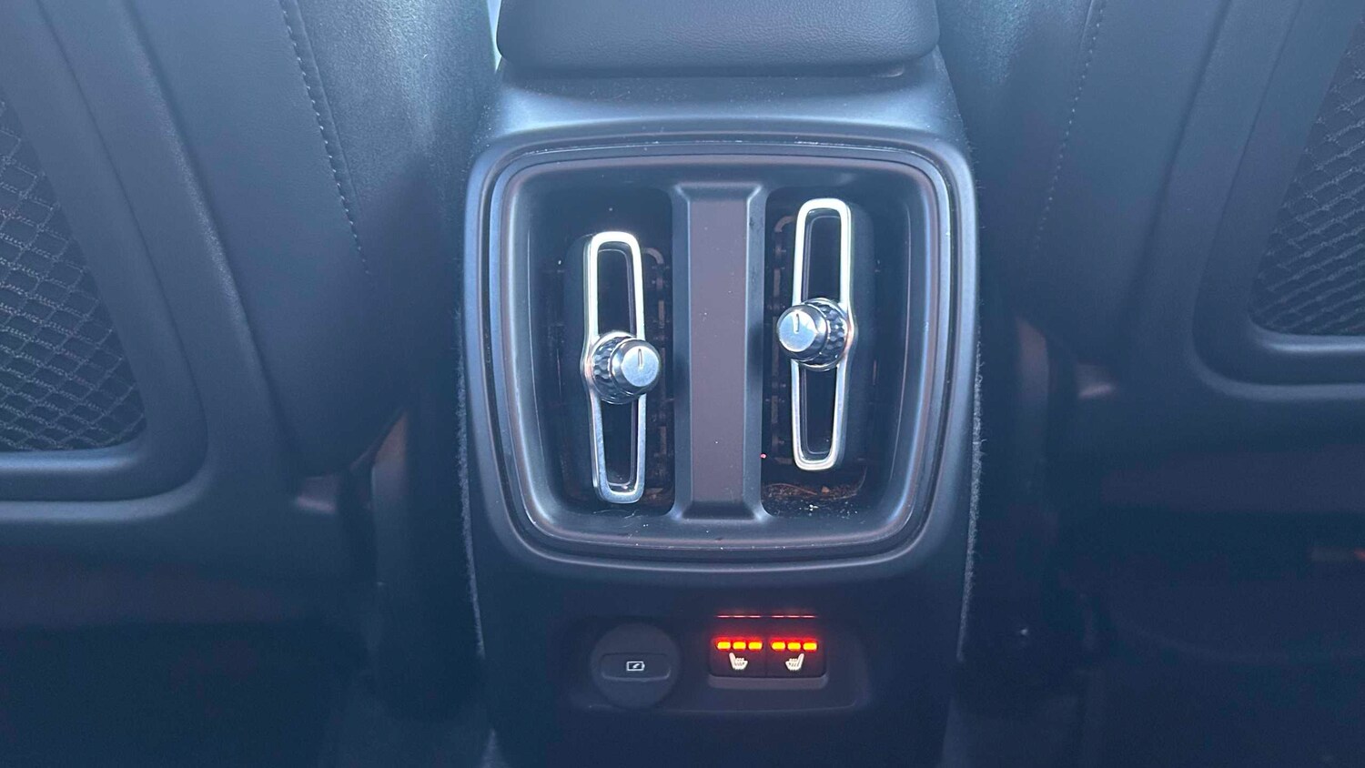 Used Volvo XC40 2021 for sale - 77787152: Photo 11