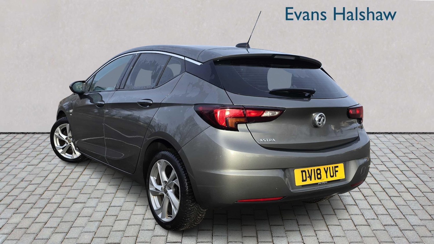 Used Vauxhall Astra 2018 for sale - 77601416: Photo 2