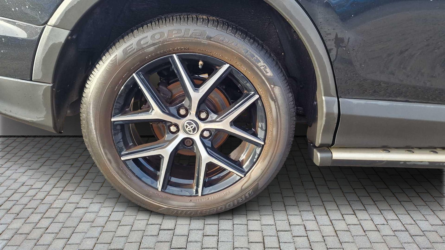 Used Toyota RAV4 2017 for sale - 76390709: Photo 11