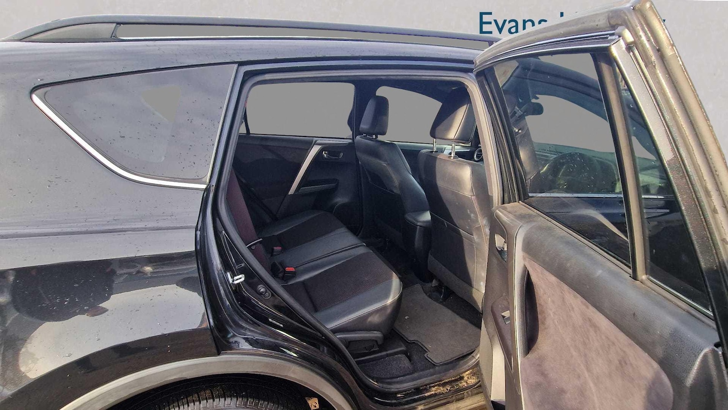 Used Toyota RAV4 2017 for sale - 76390709: Photo 14