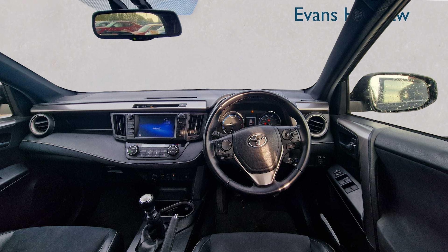 Used Toyota RAV4 2017 for sale - 76390709: Photo 18