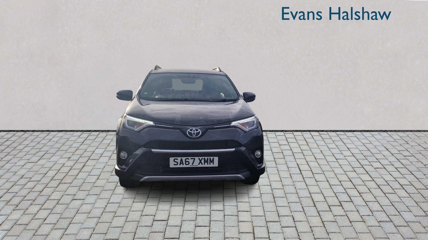 Used Toyota RAV4 2017 for sale - 76390709: Photo 2