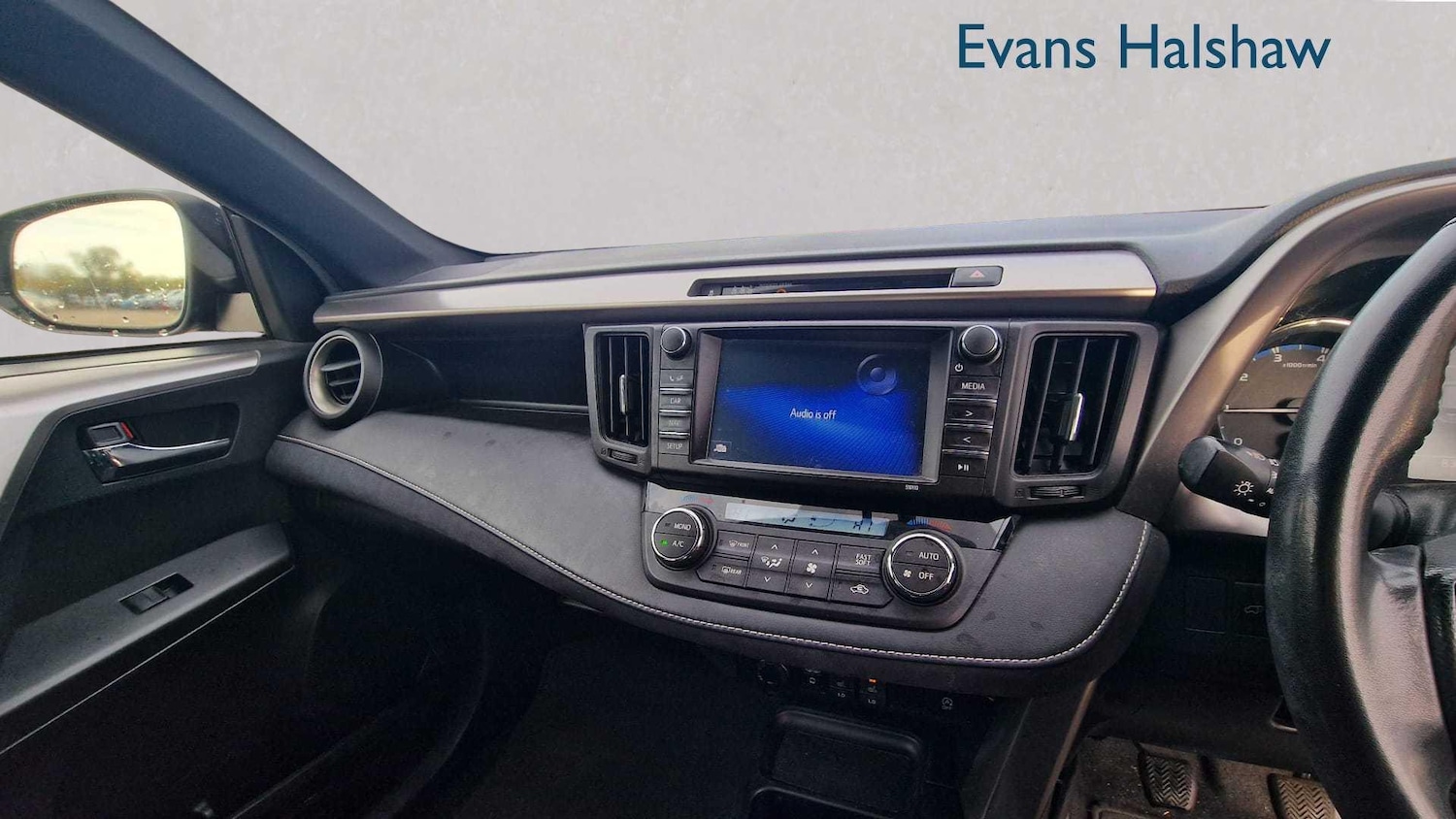 Used Toyota RAV4 2017 for sale - 76390709: Photo 20