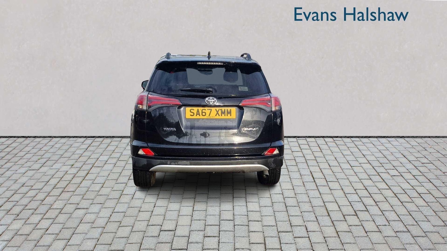 Used Toyota RAV4 2017 for sale - 76390709: Photo 7