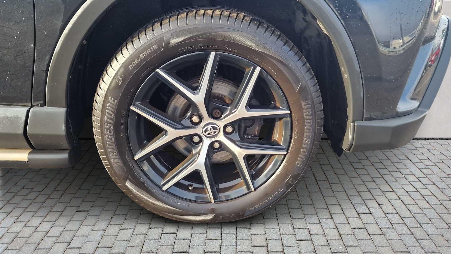 Used Toyota RAV4 2017 for sale - 76390709: Photo 8