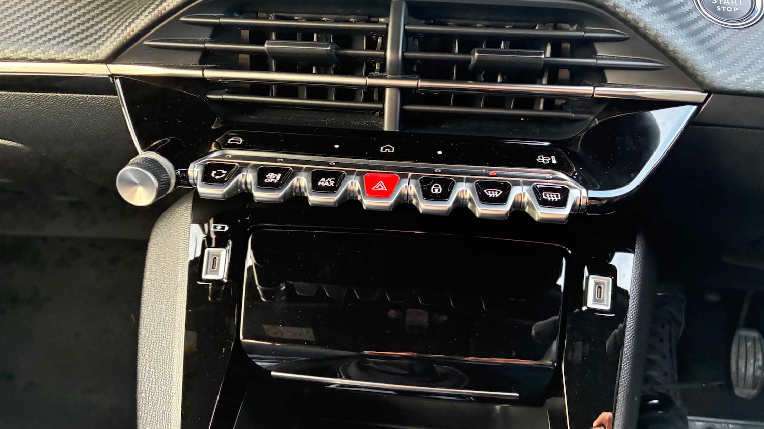 Used Peugeot 2008 2023 for sale - 77011252: Photo 12