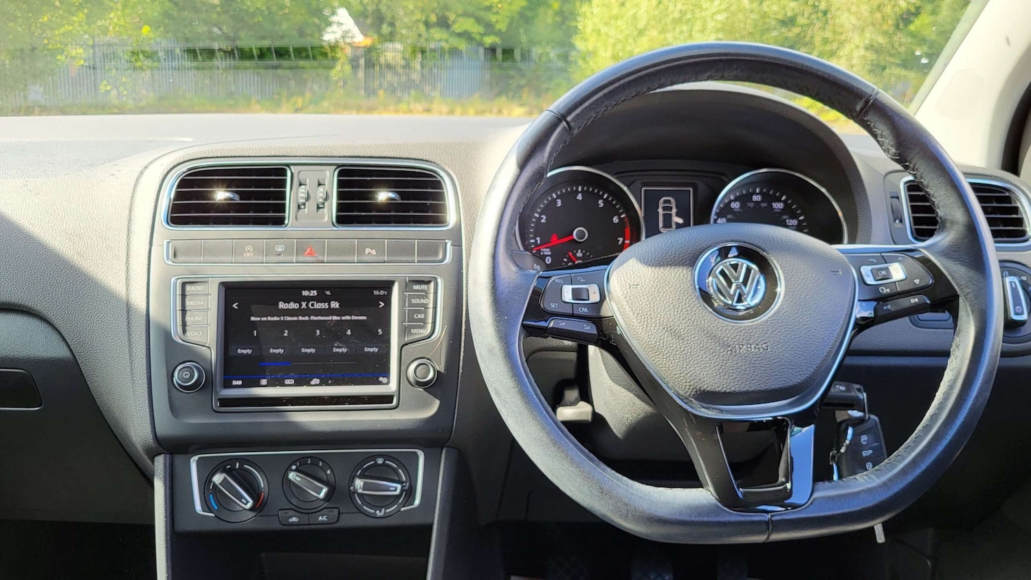 Used Volkswagen Polo 2016 for sale - 76540663: Photo 15