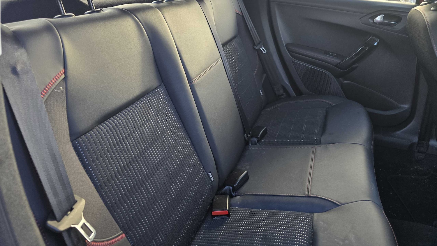 Used Peugeot 208 2018 for sale - 76564327: Photo 10