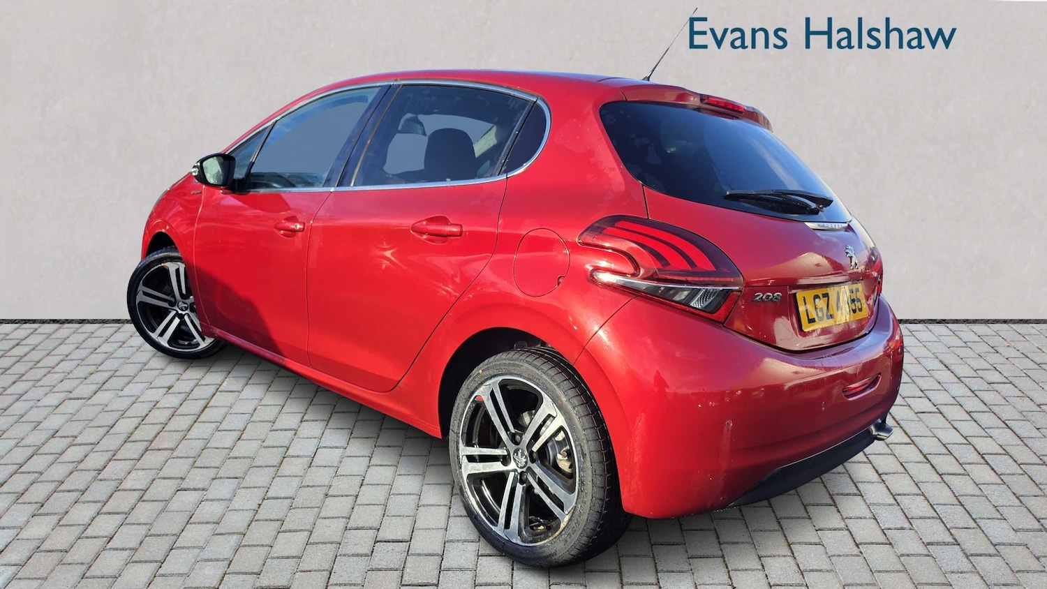 Used Peugeot 208 2018 for sale - 76564327: Photo 2