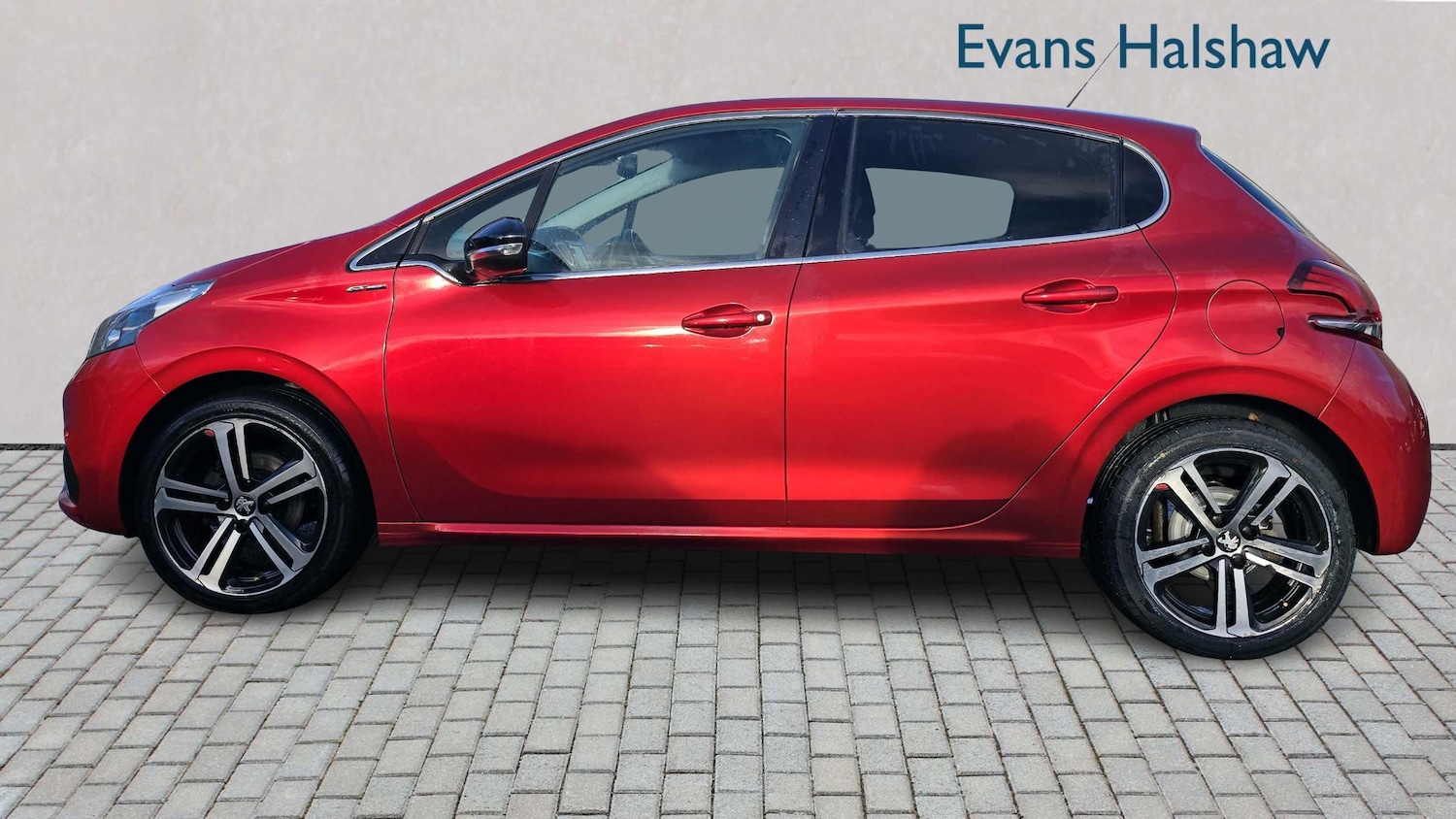 Used Peugeot 208 2018 for sale - 76564327: Photo 6