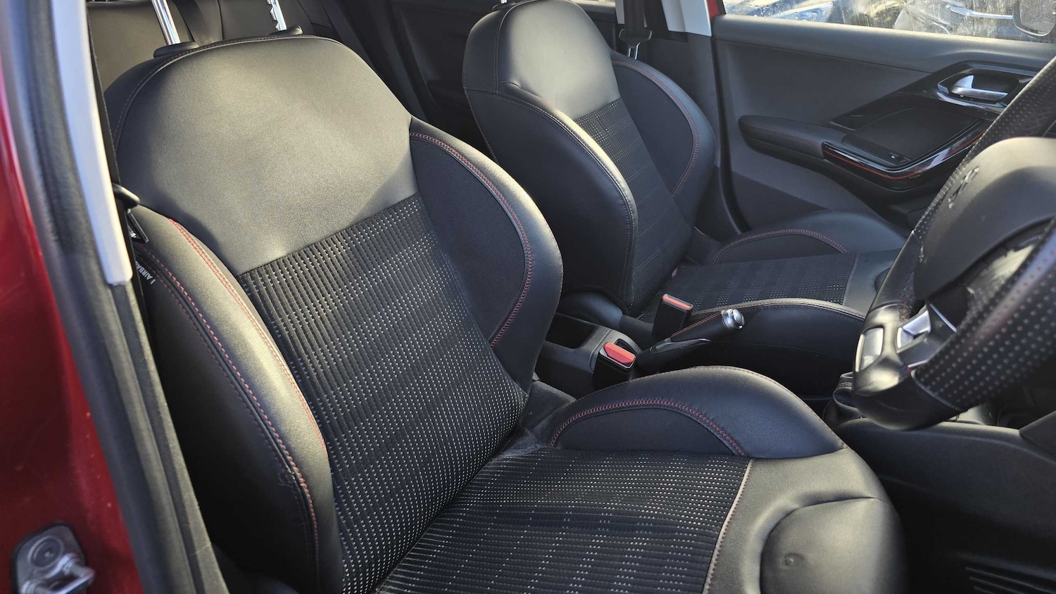 Used Peugeot 208 2018 for sale - 76564327: Photo 9